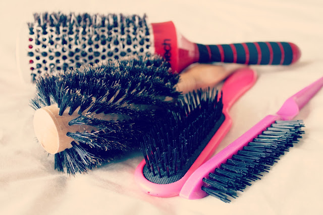 How to clean hair brushes. Leanne marie blog